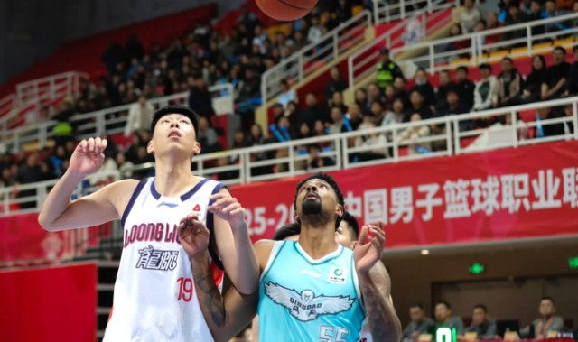 kaiyuncom官方网站-盖帽CBA第1，篮板国内球员第2，命中率78.7%！如此天赋杜锋不会用