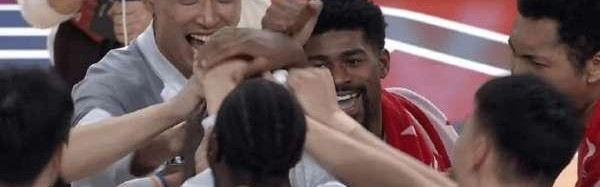 硬汉！32岁老将两腿全拉伤，缠满绷带打20分钟，媒体人:真是拼了